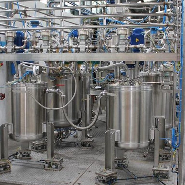 alt="CO2 supercritical extraction plant"
